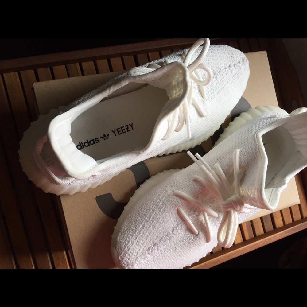 YEEZY’S - Picture 3 of 8